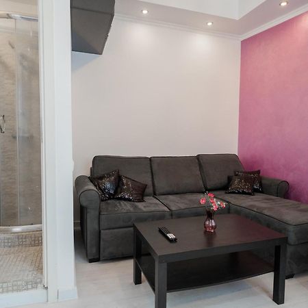 Ultra Central White & Lila Studio Bucharest Luaran gambar