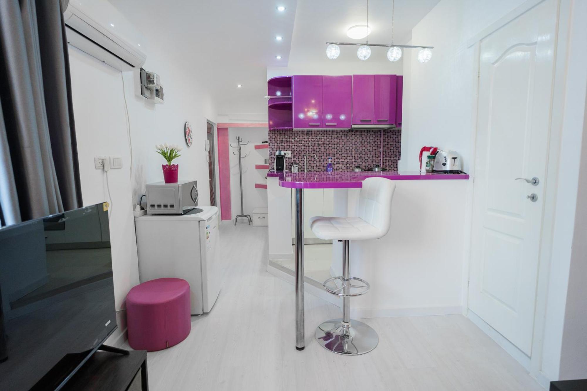 Ultra Central White & Lila Studio Bucharest Luaran gambar