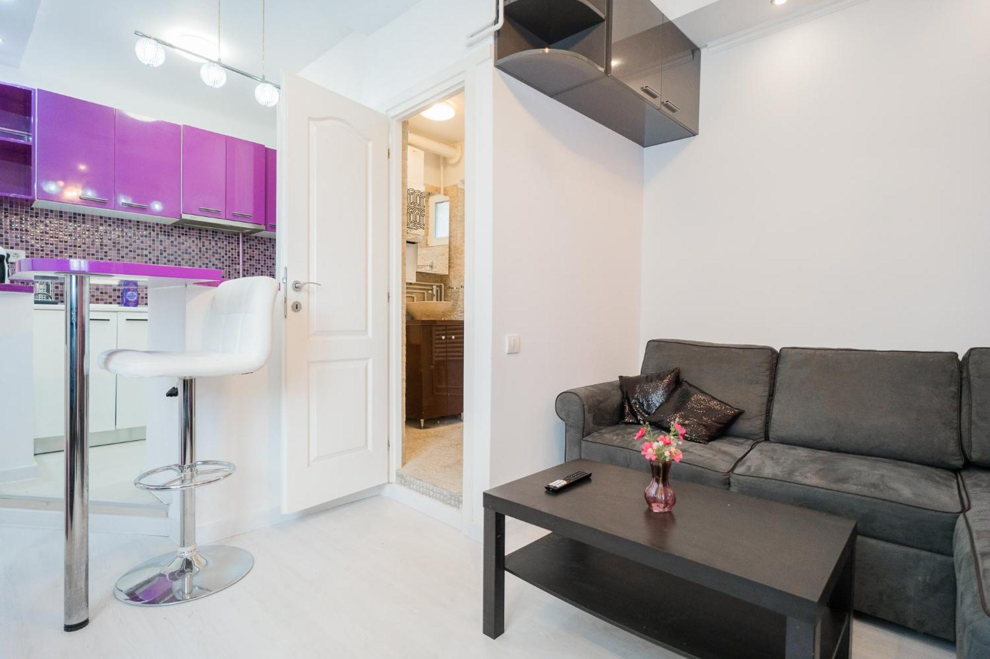 Ultra Central White & Lila Studio Bucharest Luaran gambar
