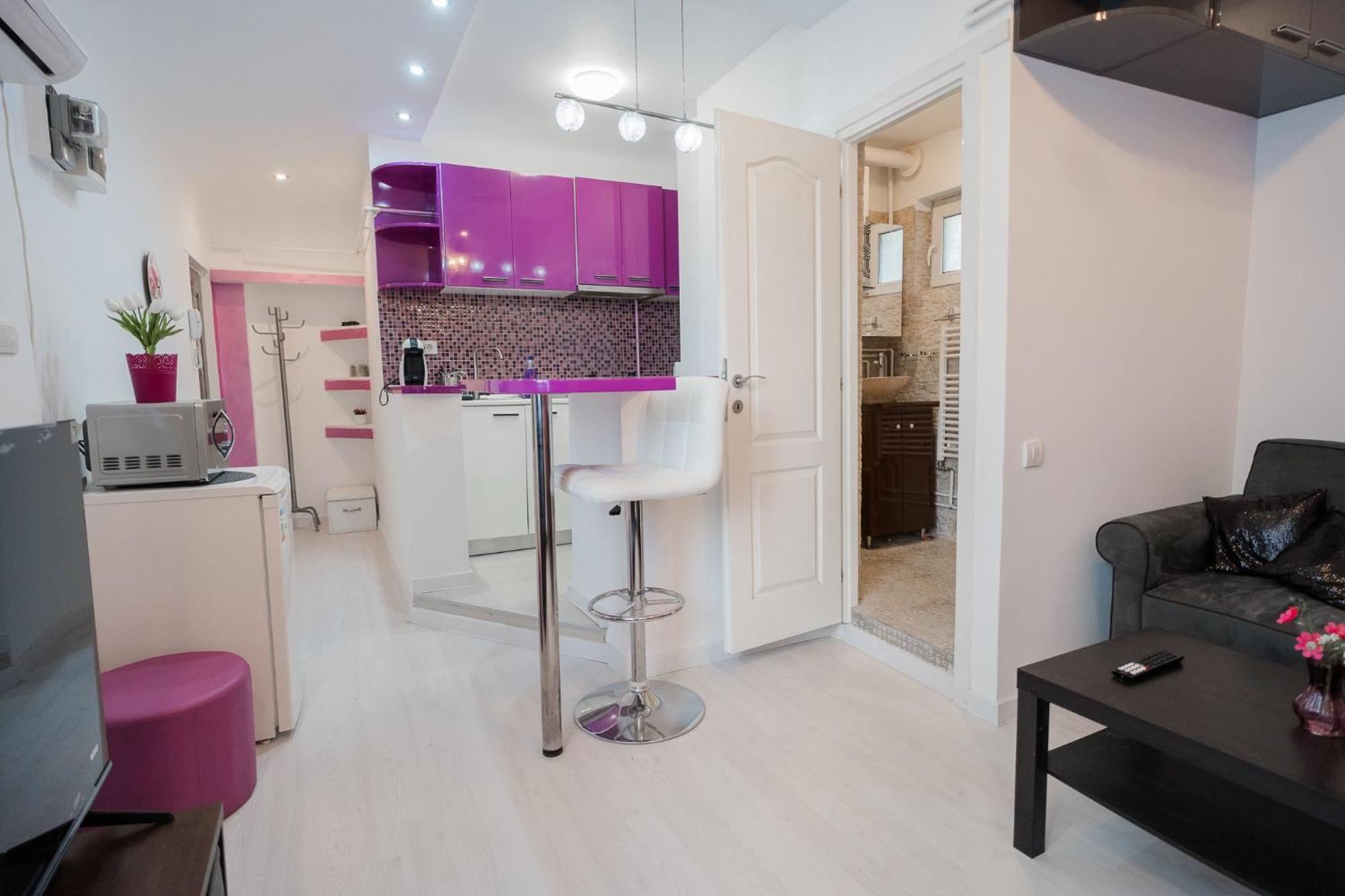 Ultra Central White & Lila Studio Bucharest Luaran gambar